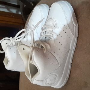 Boys Size 3Y White Jordan Sneakers